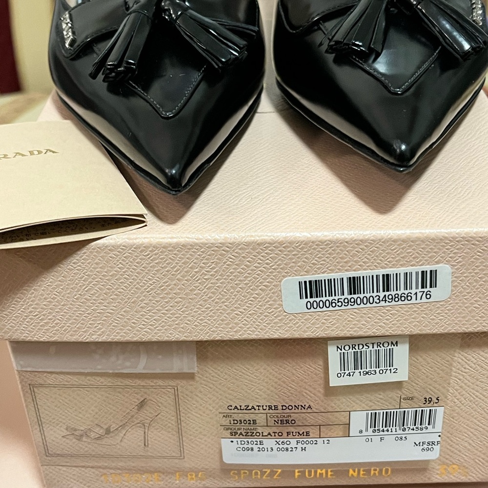PRADA NIB AUTHENTIC VINTAGE BLACK GENUINE PATENT LEATHER PUMPS WITH TASSELS - Picture 10 of 17